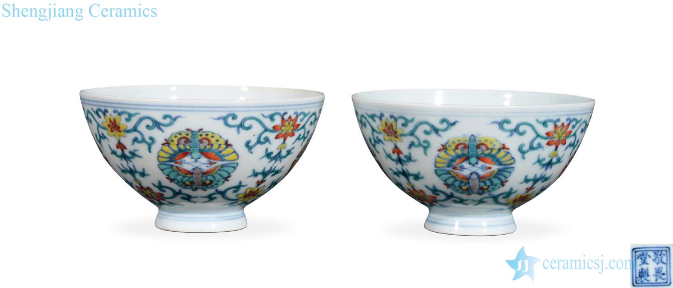 Qing qianlong bucket CaiTuan butterfly flower bowl (a)