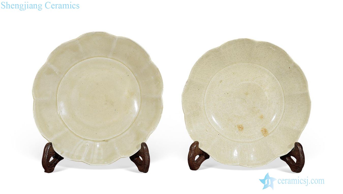 Ming shadow blue mouth plate (two)