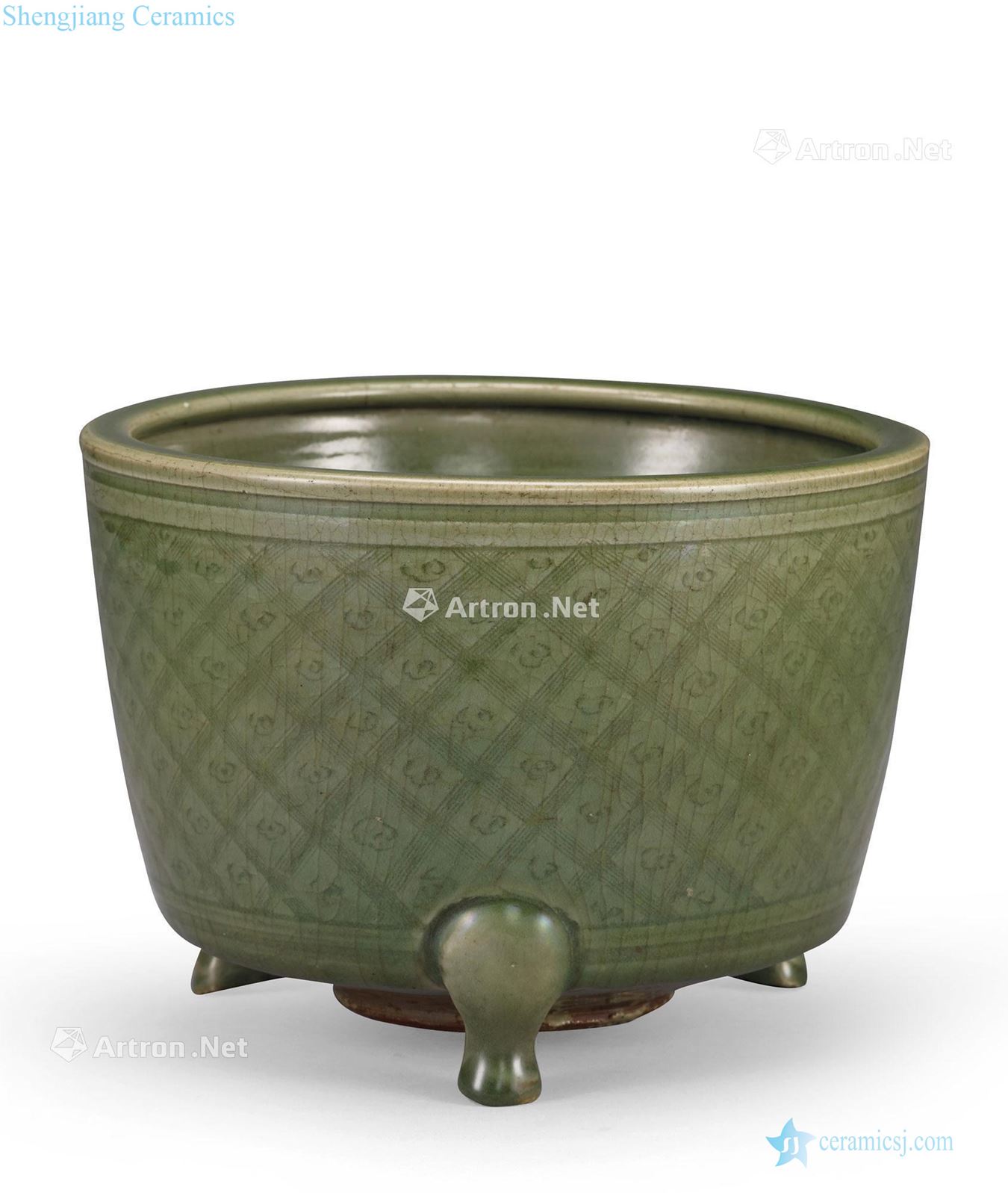 Ming Longquan celadon green glaze pattern furnace with three legs