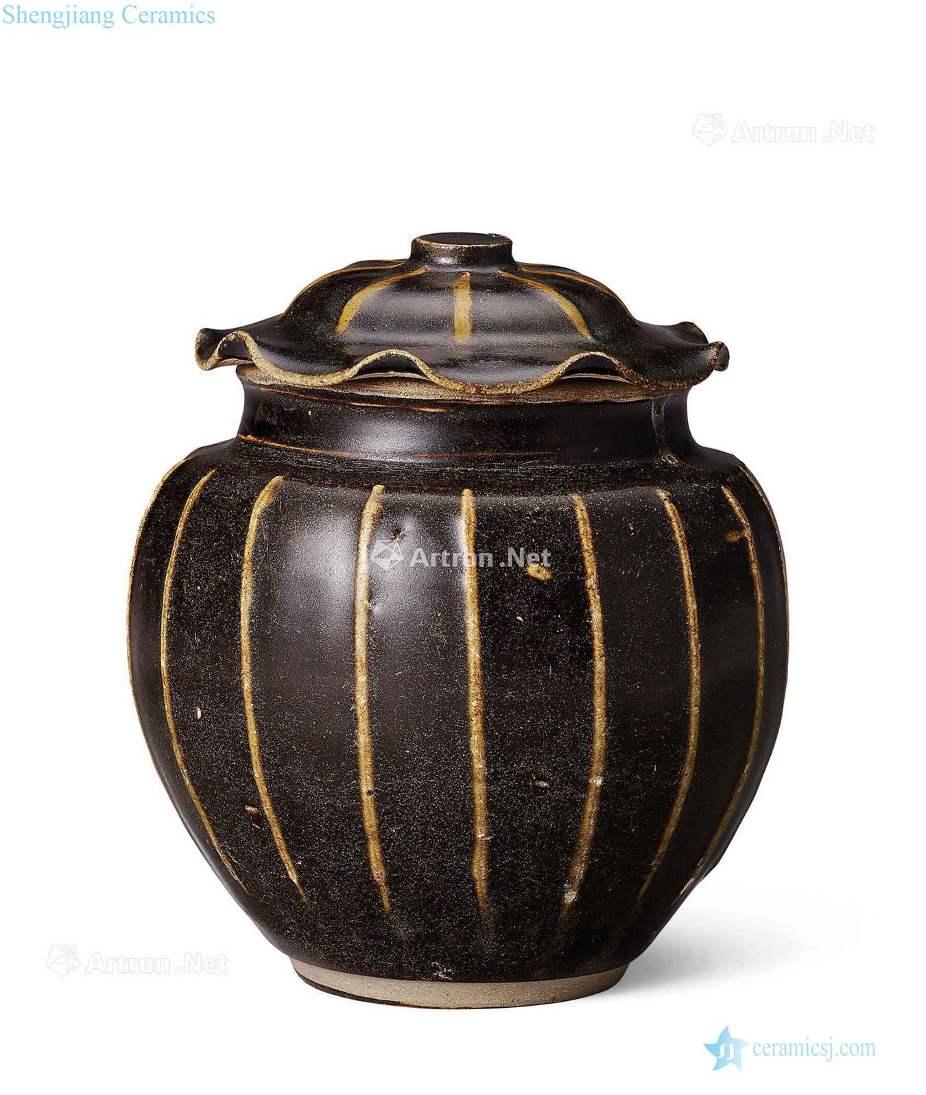 The song dynasty Yao state kiln black glaze line cover tank