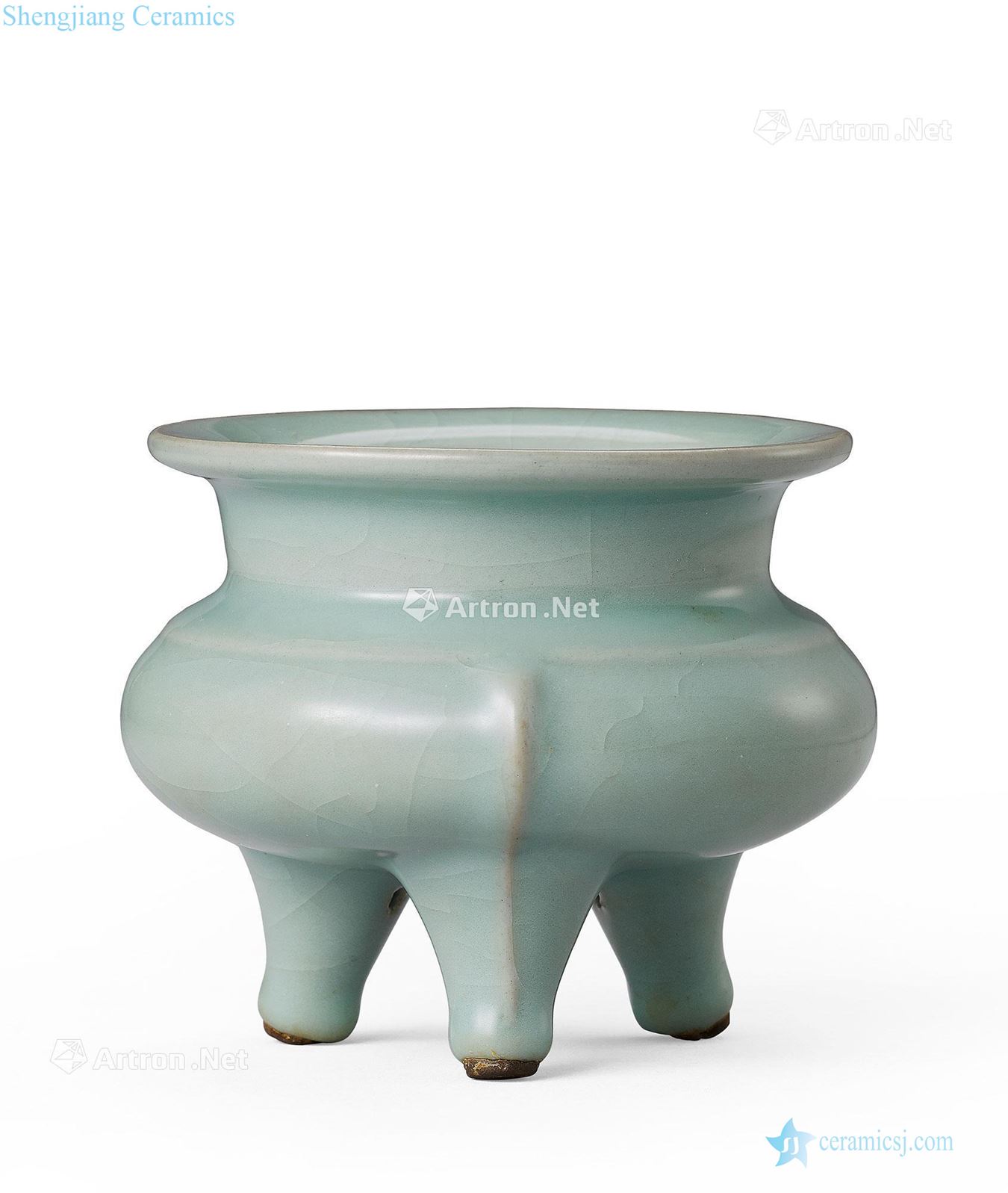 The song dynasty Longquan celadon powder blue glaze by furnace