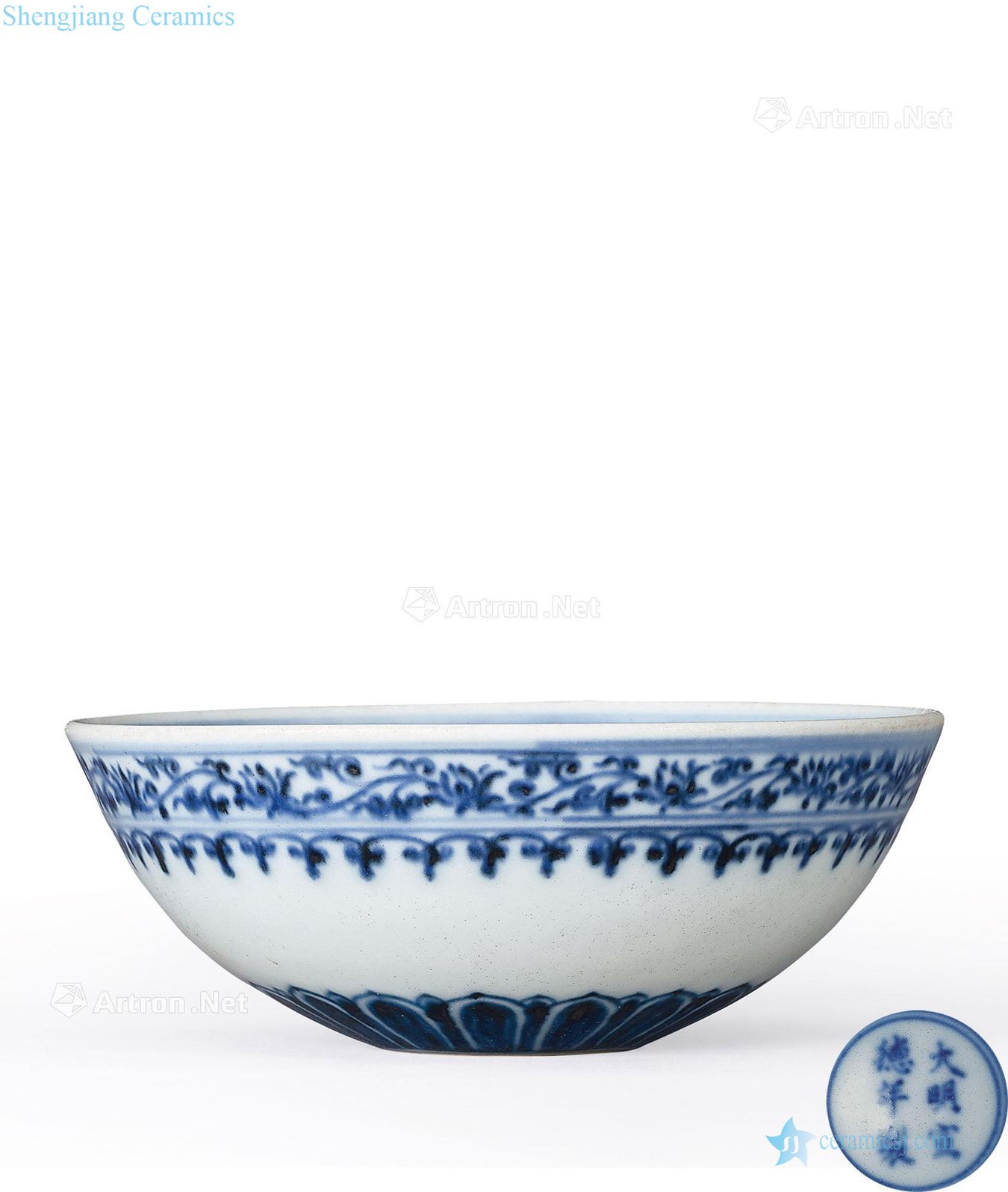 Ming xuande Blue and white lotus flower grain lie the foot bowl