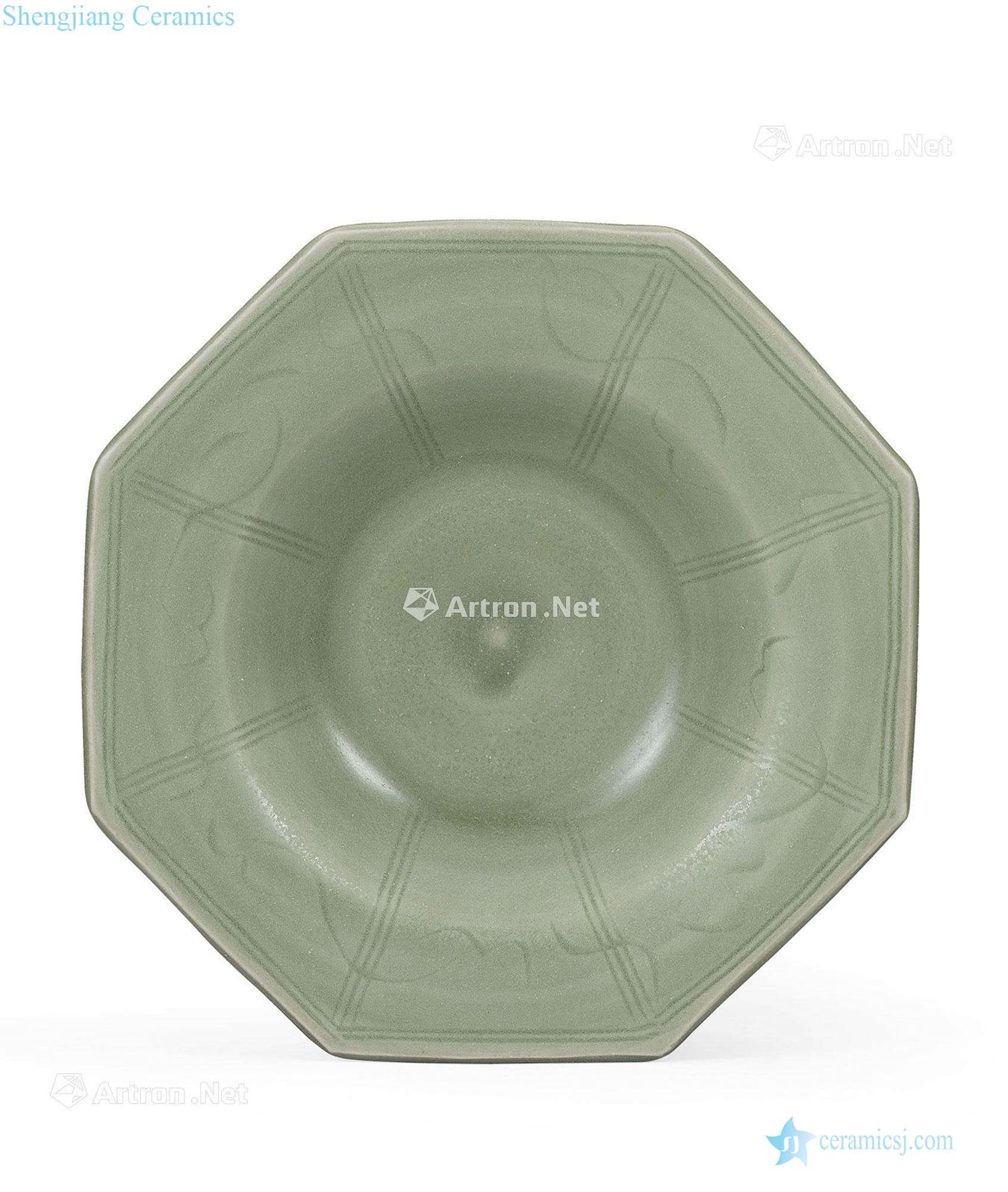 The southern song dynasty Longquan celadon green glaze hand-cut eight fold along the plate