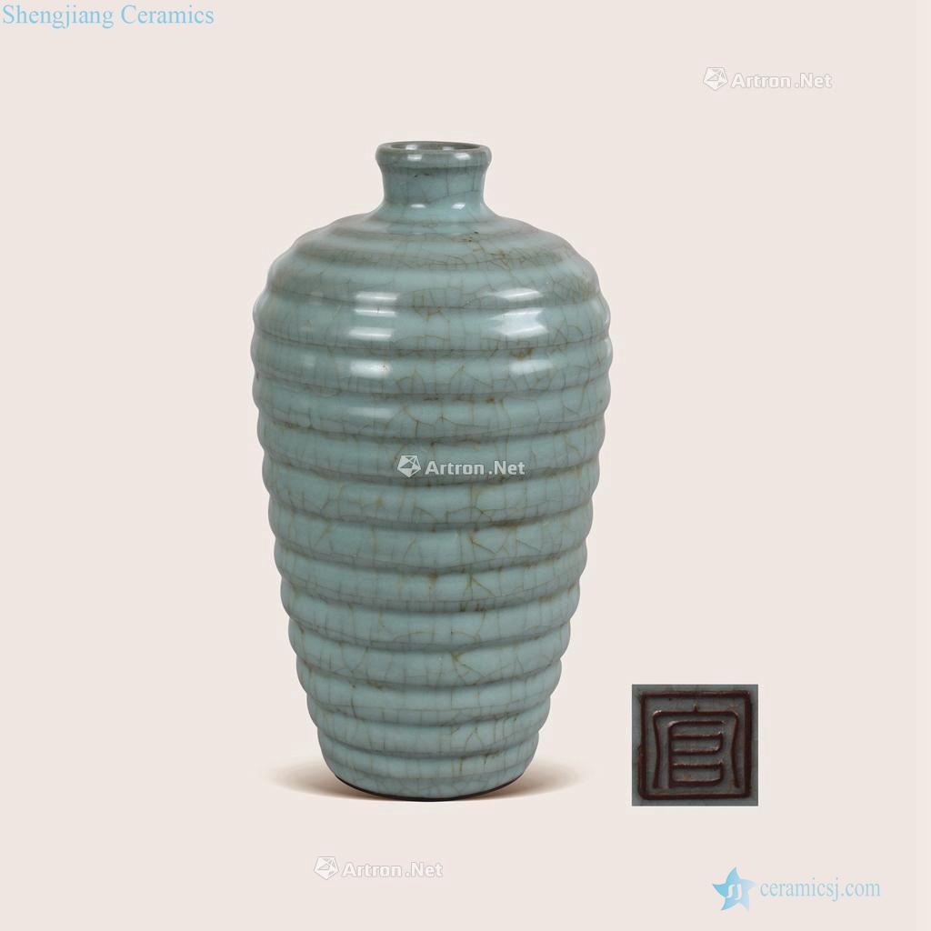 Northern song dynasty kiln spiral grain mei bottle