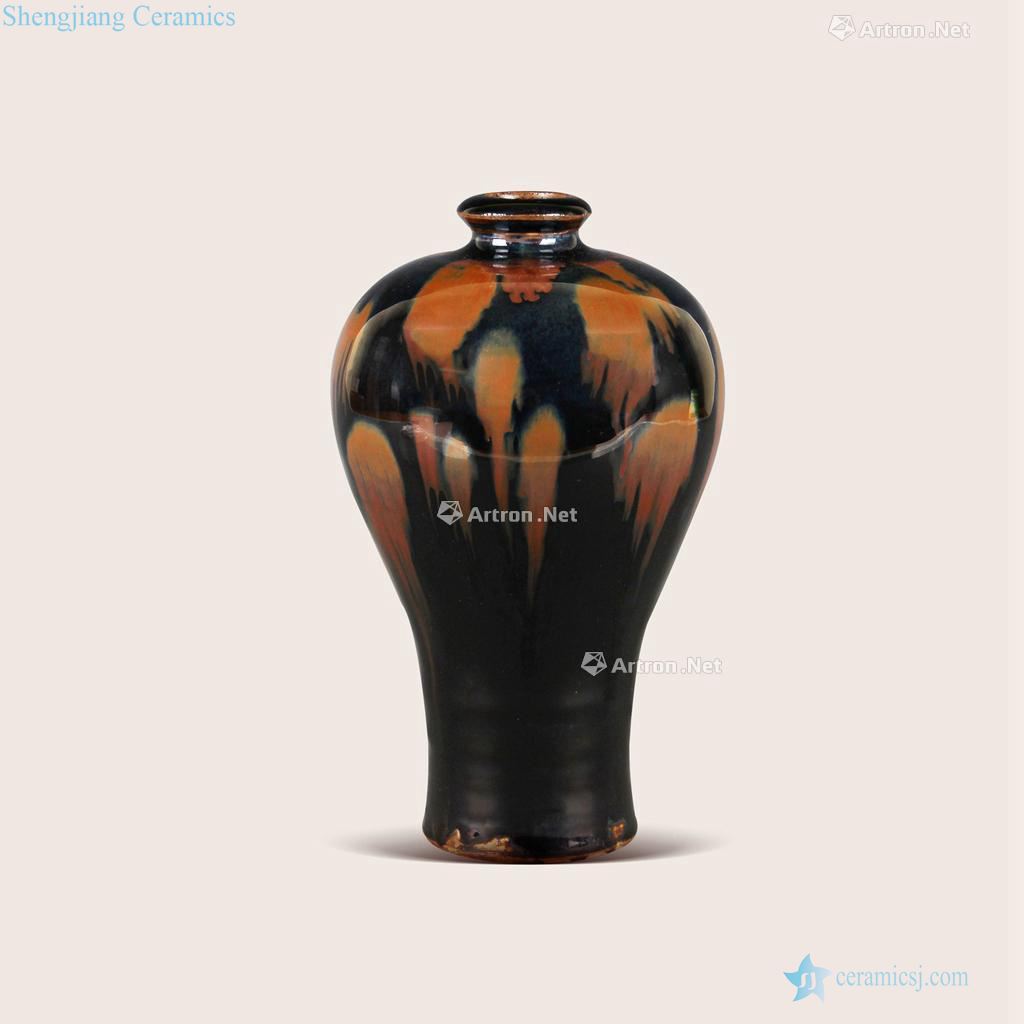 Jizhou kiln plum bottle