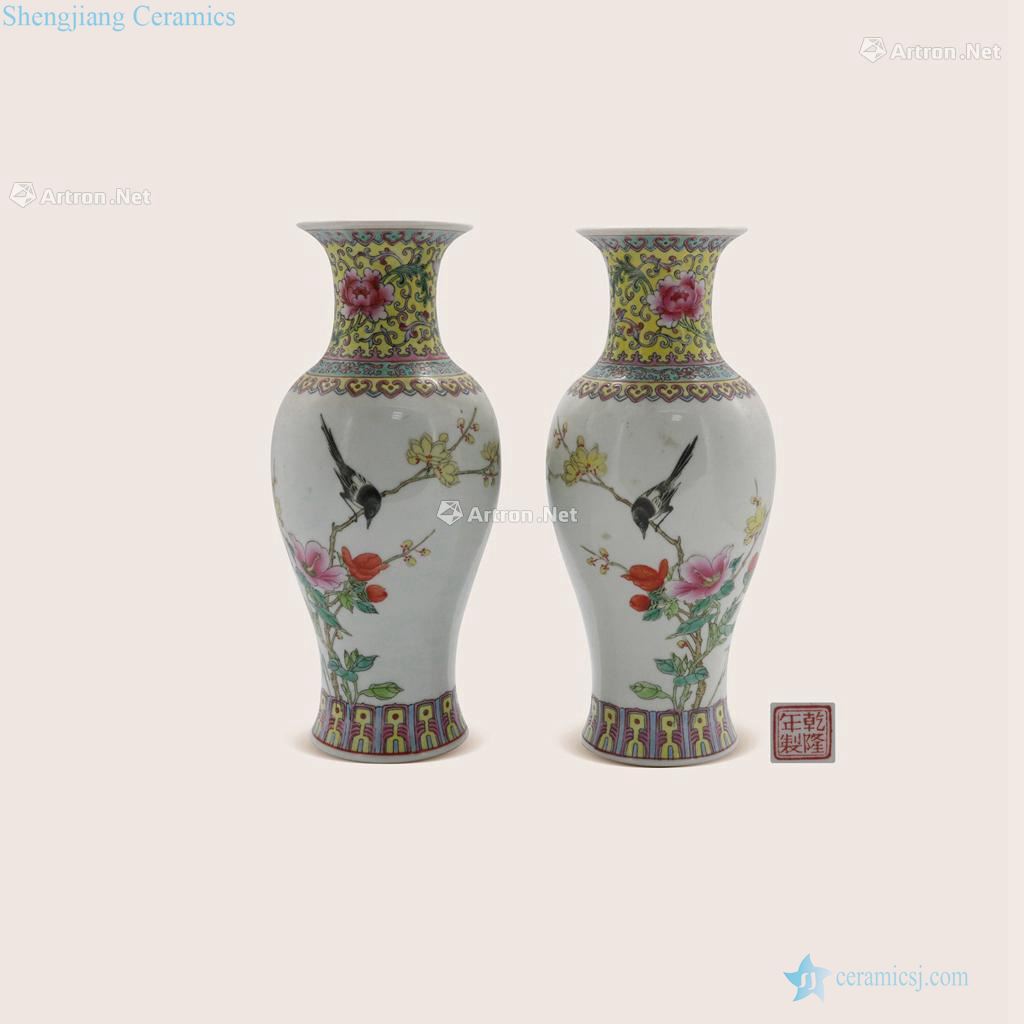 Qing qianlong powder enamel bottle for (a)