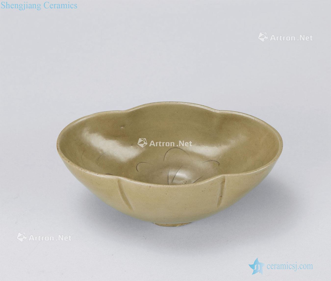 The tang dynasty (618-907) and the secret color celadon flower cup grain haitang cup