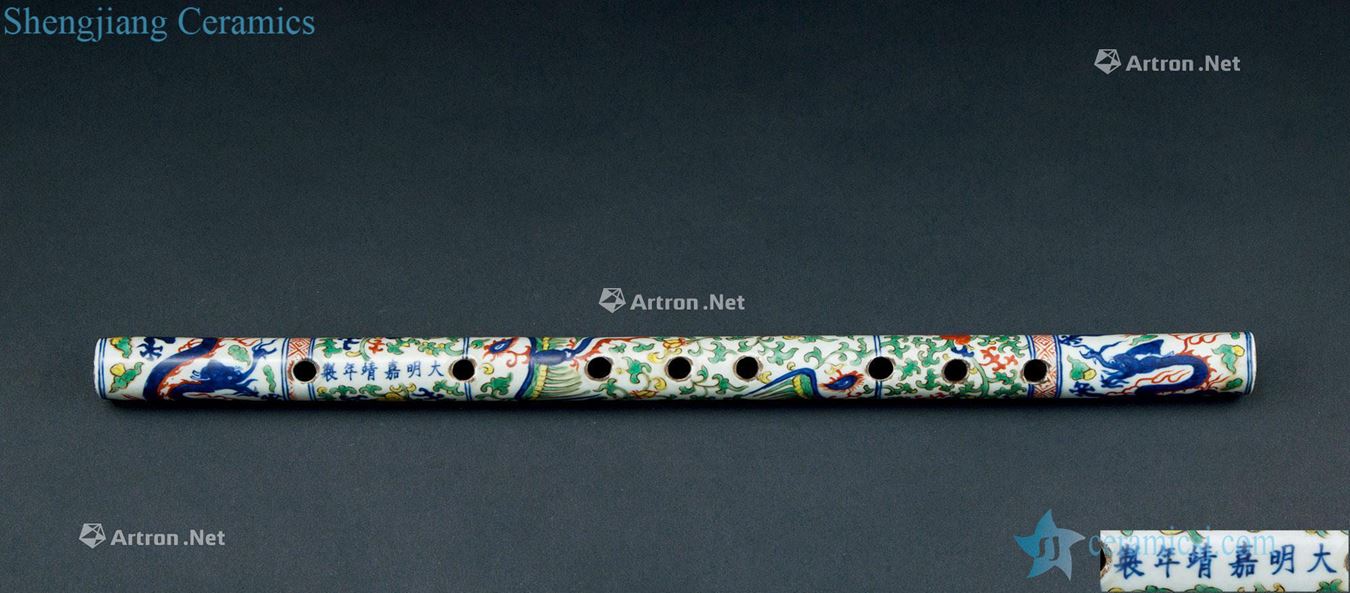 In the Ming dynasty (1368-1644) colorful longfeng grain flute