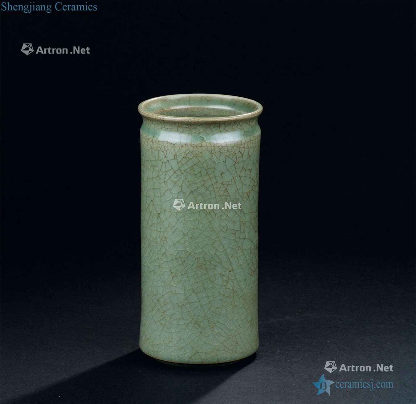 Southern song dynasty (1127-1279), kiln cylinder bottles