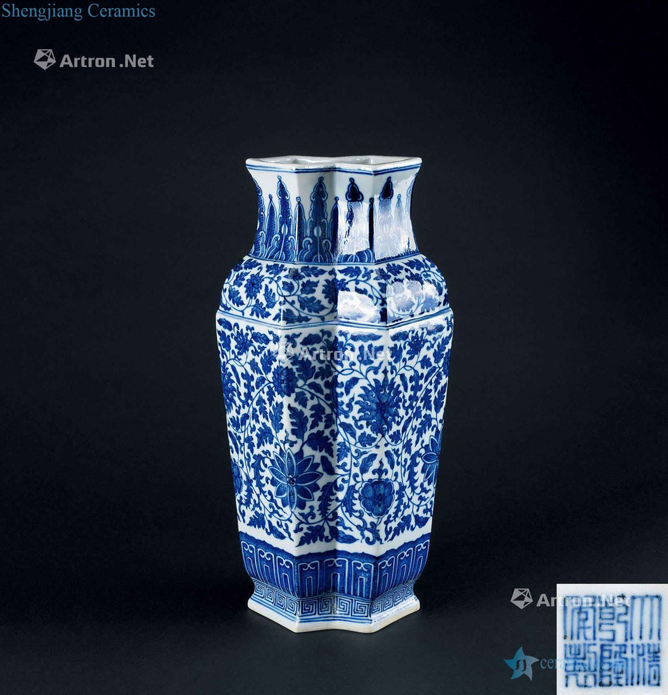 Qing emperor qianlong (1736-1795) blue and white lotus flower grain double bottle