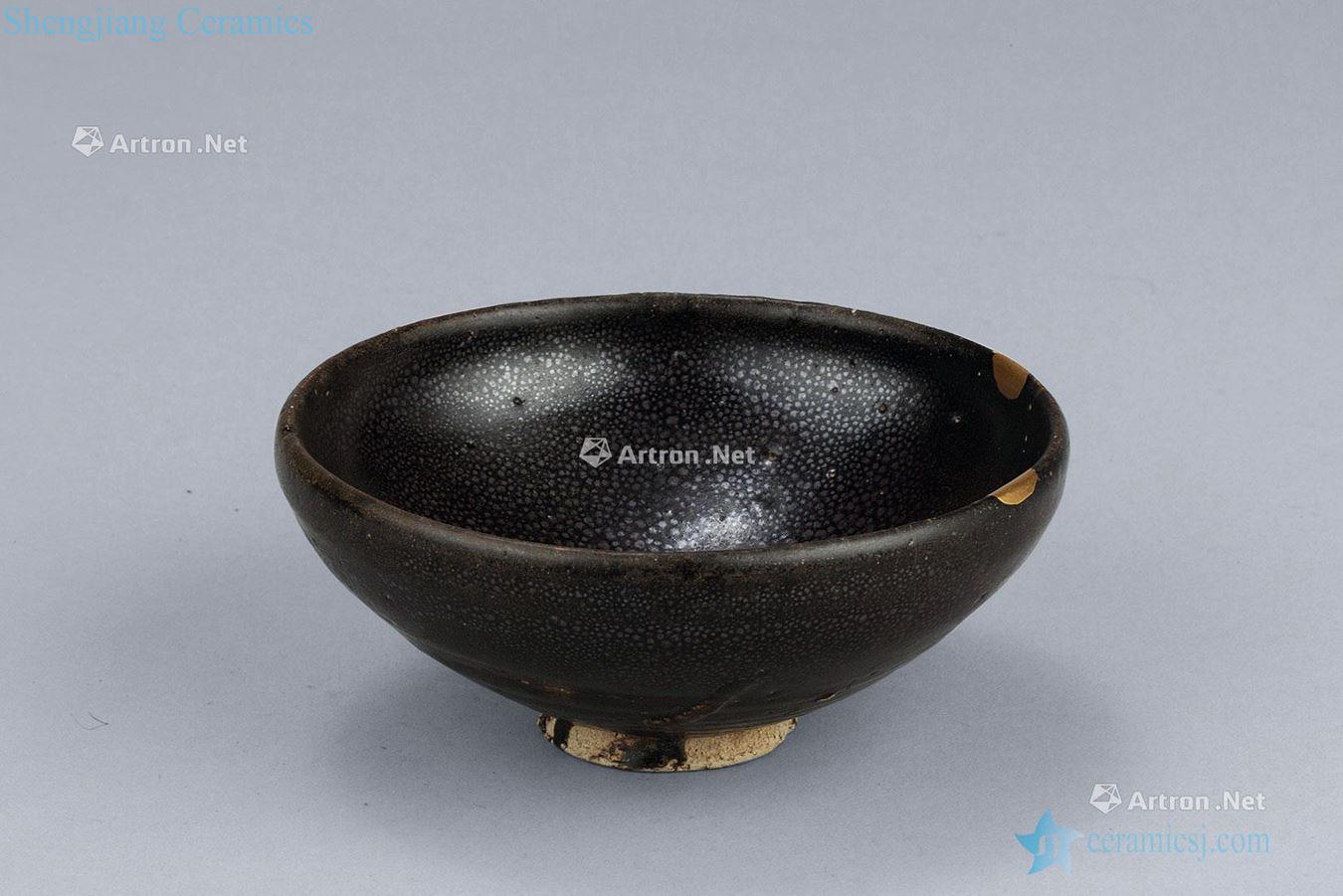 The song dynasty (960-1279) to build kilns oil lamp