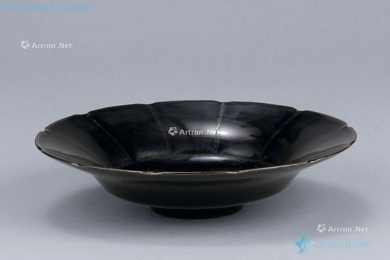 The song dynasty (960-1279), the black glaze flower disc