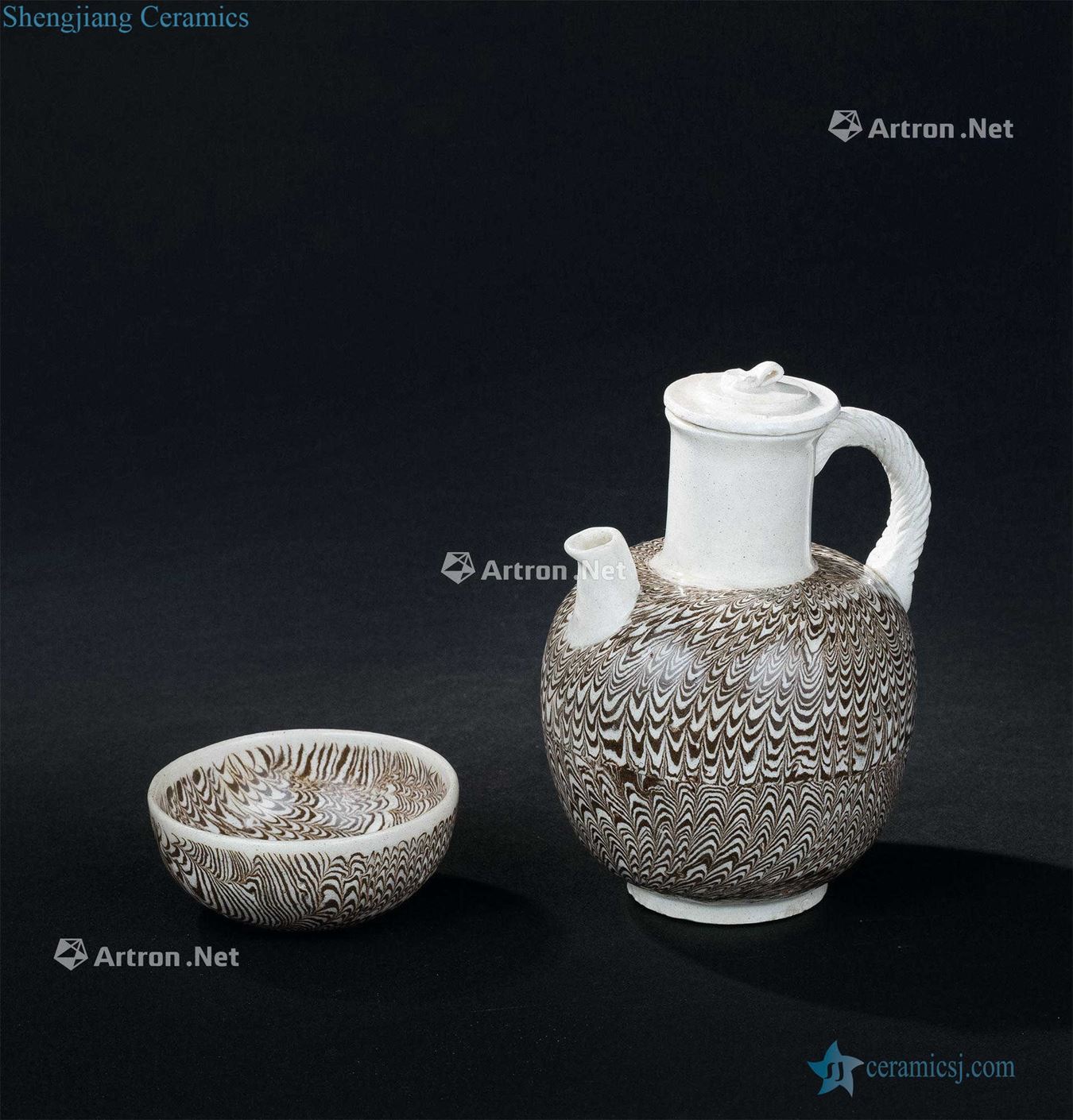The tang dynasty (618-907) gummed ewer cup two things (group a)