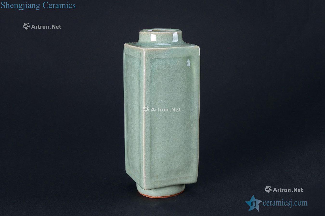 In the Ming dynasty (1368-1644), longquan celadon sifang receptacle
