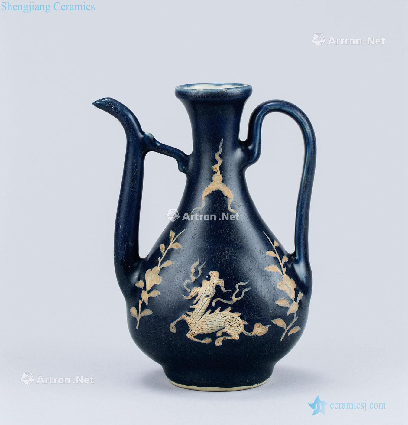 Ming dynasty (1368-1644), blue glaze white kylin grain ewer