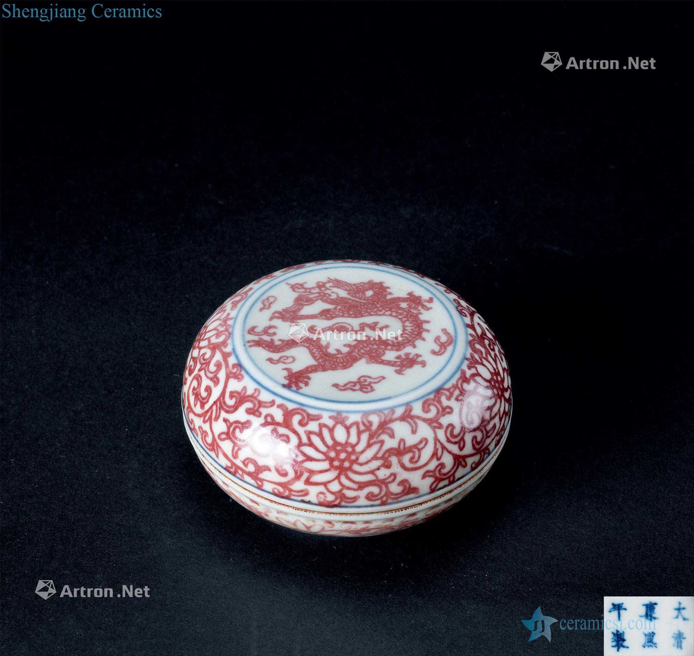 In the qing dynasty (1644-1911) blue and white box youligong red dragon grain ointment