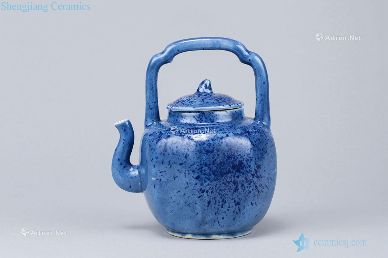 Ming dynasty (1368-1644), blue glaze girder pot
