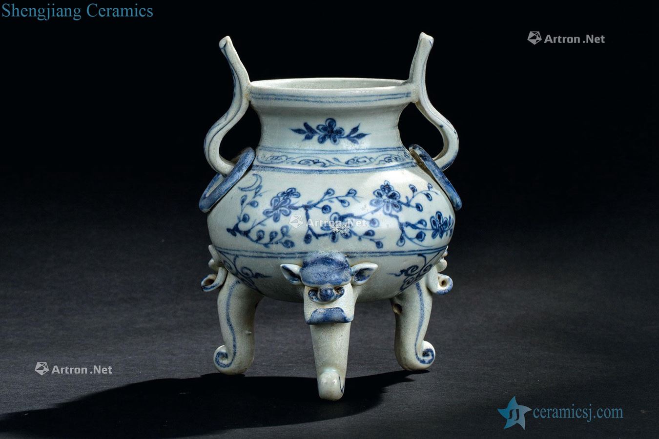The yuan dynasty, Ming dynasty (1279-1644) blue and white plum flower grain 2-ring ear three beast foot incense burner