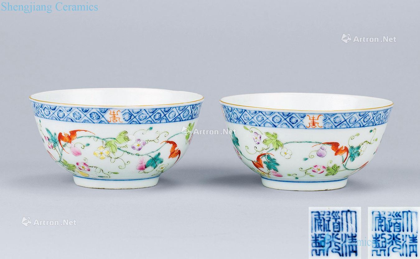 In the qing dynasty (1644-1911), pastel ferro longevity flowers green-splashed bowls (a)