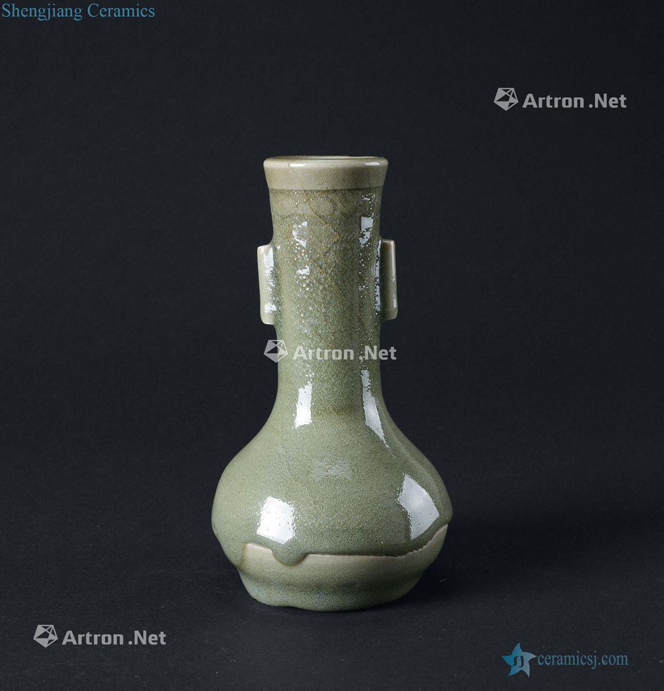 The yuan dynasty (1279-1368), longquan celadon ears the flask