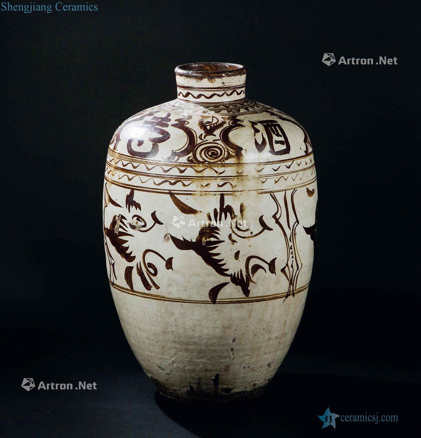 The yuan dynasty, Ming dynasty (1279-1644) magnetic state kiln flower grain big hip flask