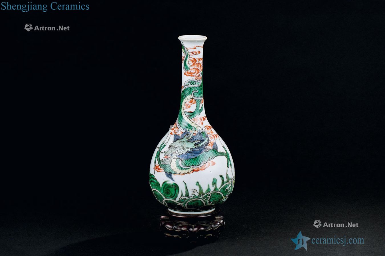 The qing emperor kangxi (1662-1722), colorful fish dragon bravery type bottle