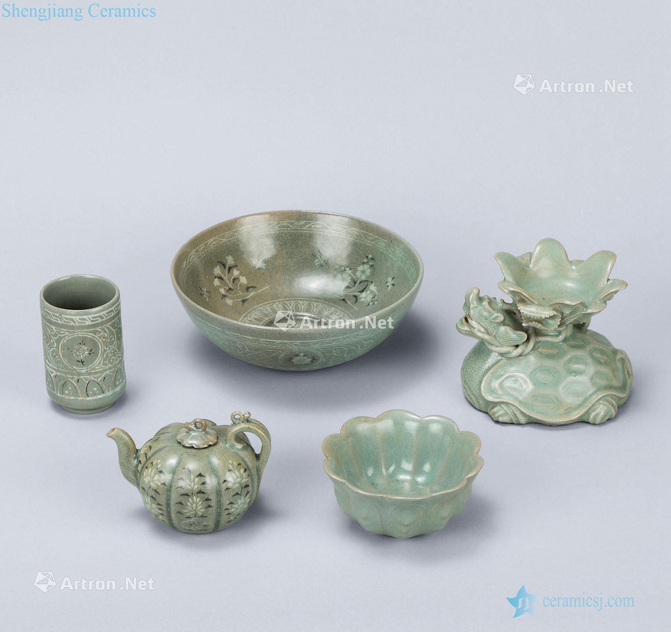 Yi dynasty (1392-1910), celadon cup celadon flower bowl Celadon bowls Celadon Xi Bi candlestick celadon melon leng teapot (five pieces a set)