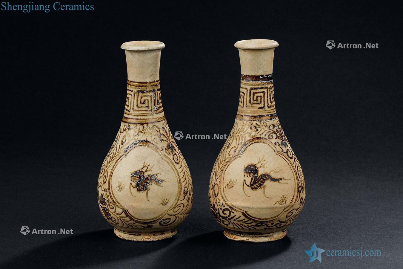 The song dynasty (960-1279) magnetic state kiln benevolent flower grain vial (a)