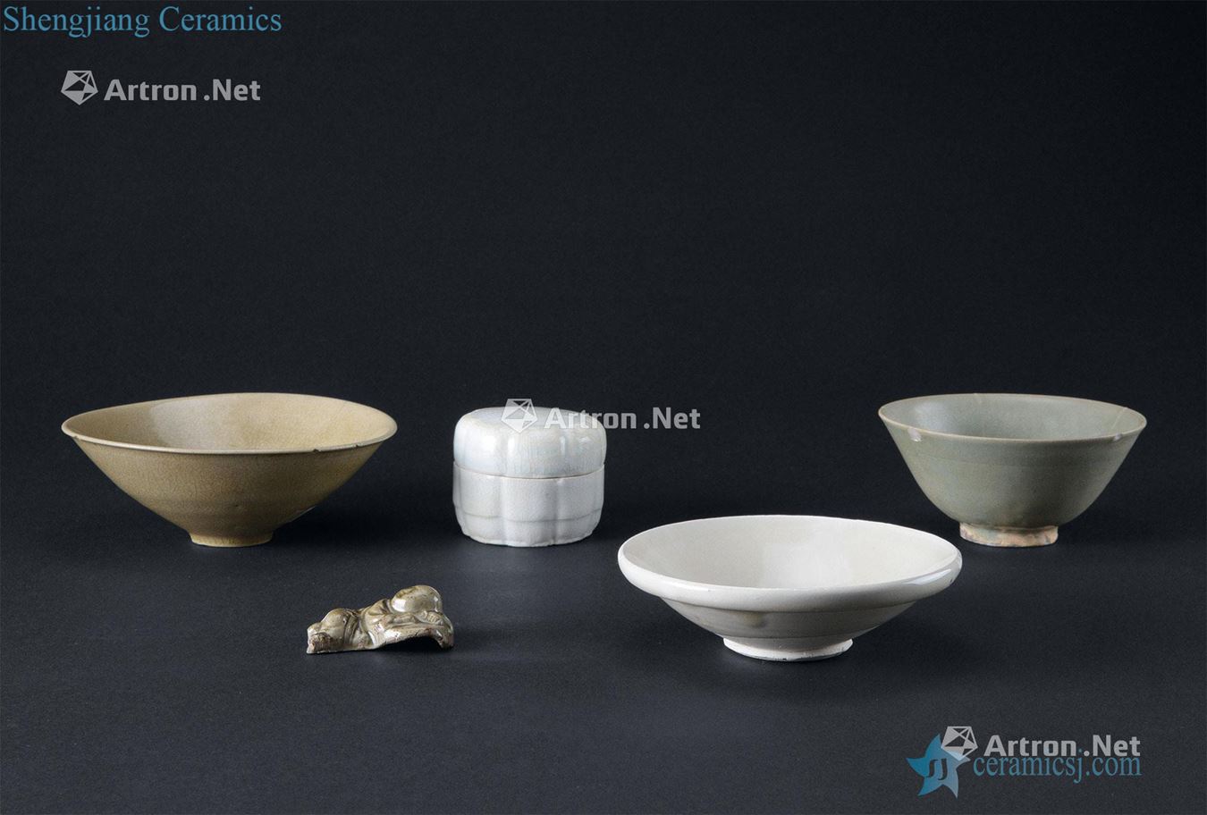 Tang - song dynasty (618-1279), white porcelain lamp Blue and white mouth sweet box Yao state kiln mouth bowl Celadon bowls Yao state kiln lad furnishing articles (five pieces a set)
