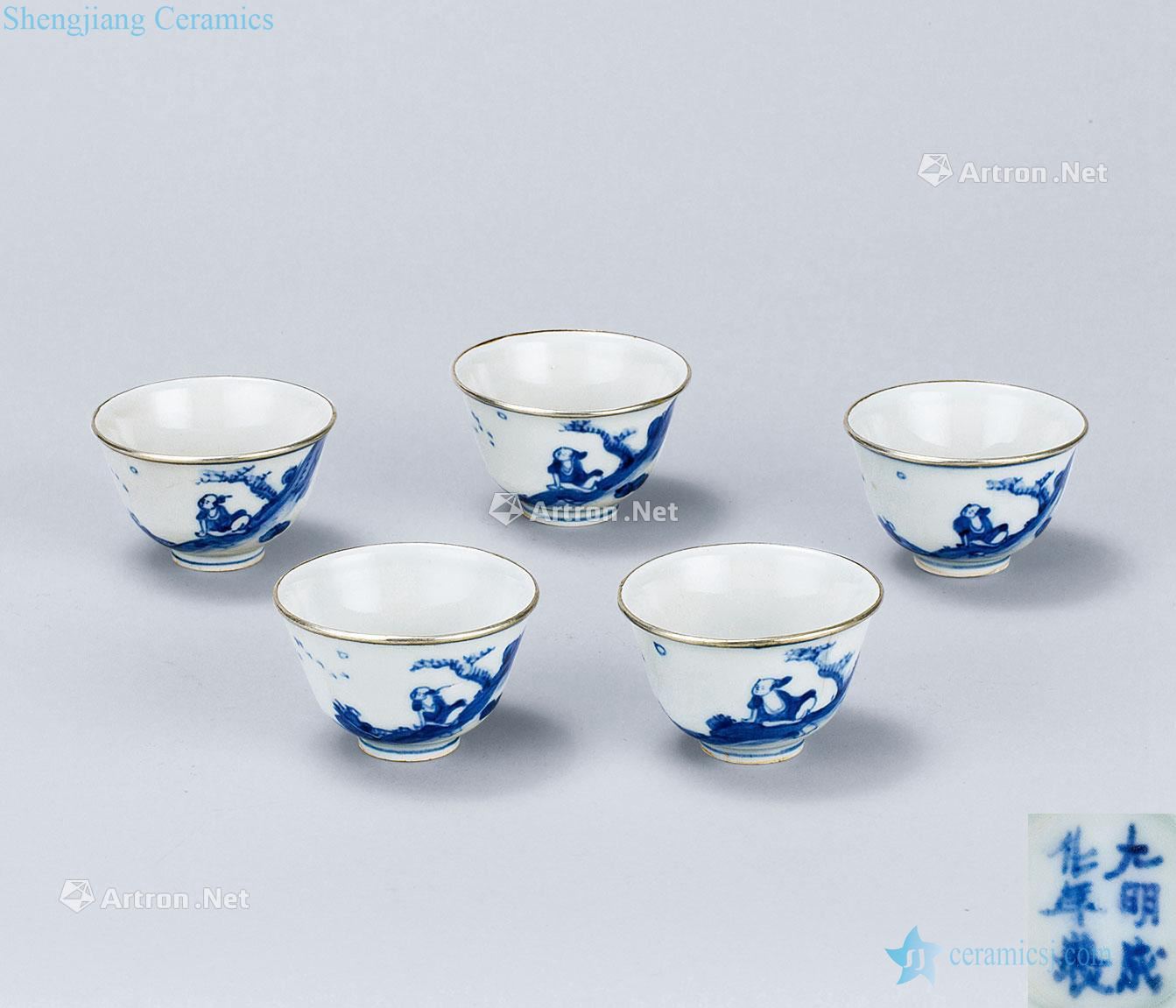 In the qing dynasty (1644-1911) wrap large blue and white landscape character lines cup mouth (five pieces a set)