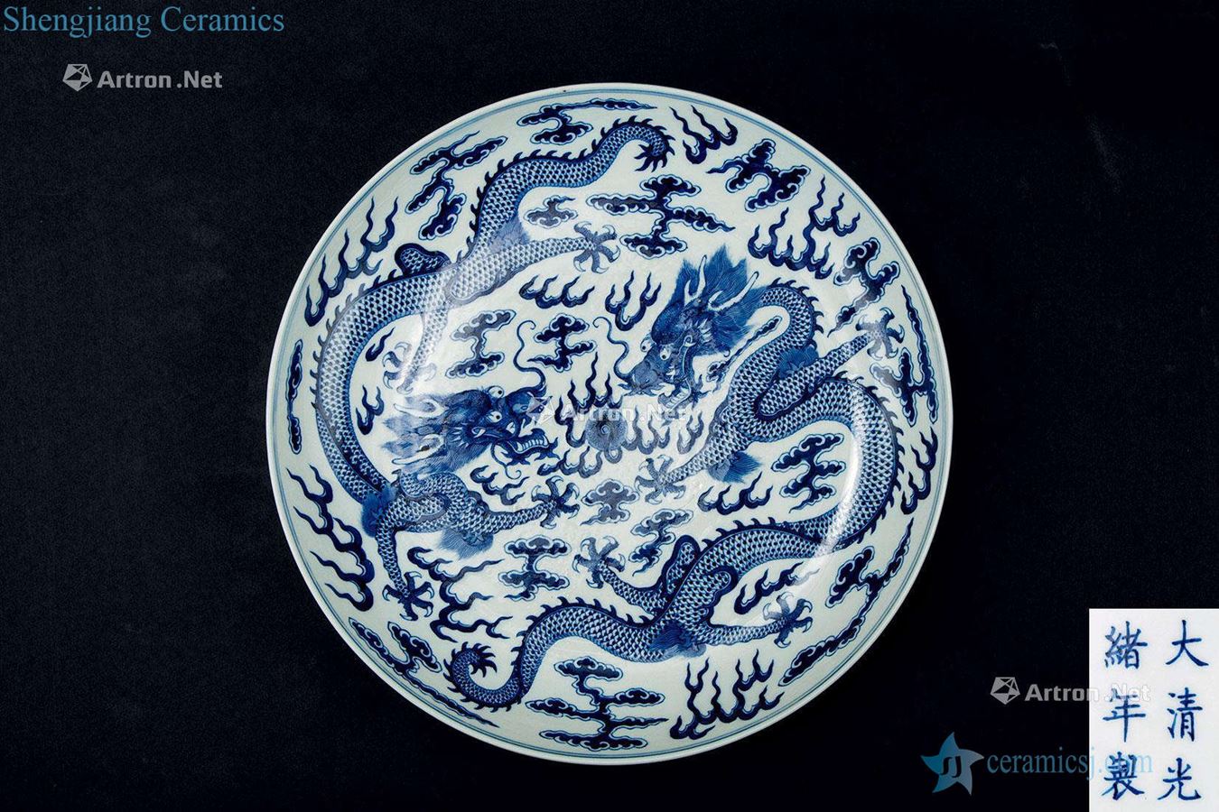 In the qing dynasty (1644-1911) blue and white praised tray