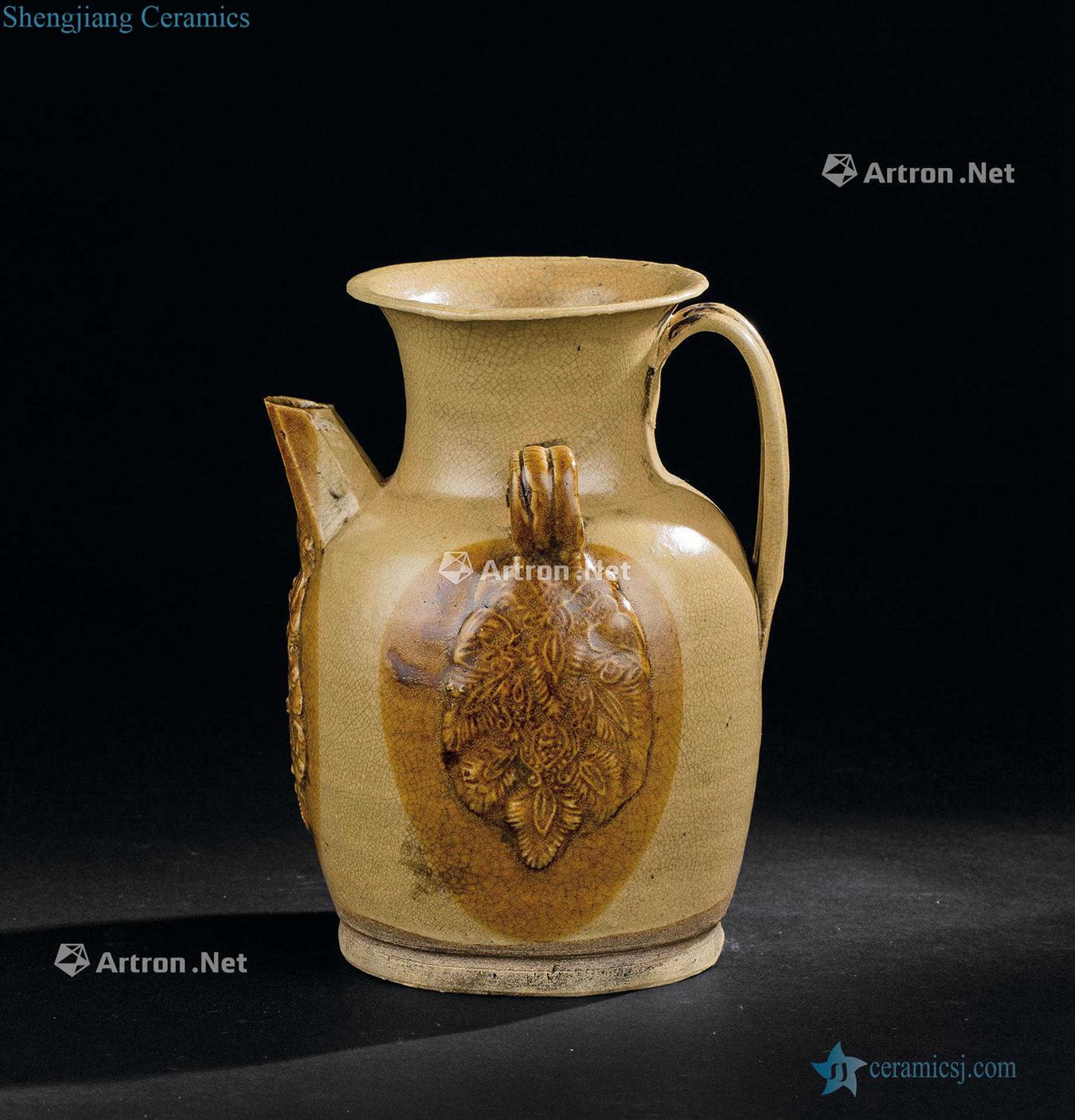 The tang dynasty (618-907), changsha kiln flower grain double ewer