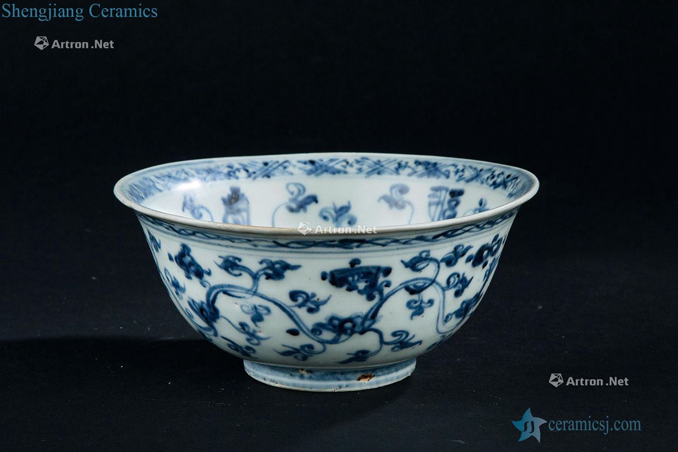In the Ming dynasty (1368-1644) blue and white Sanskrit branch lotus green-splashed bowls