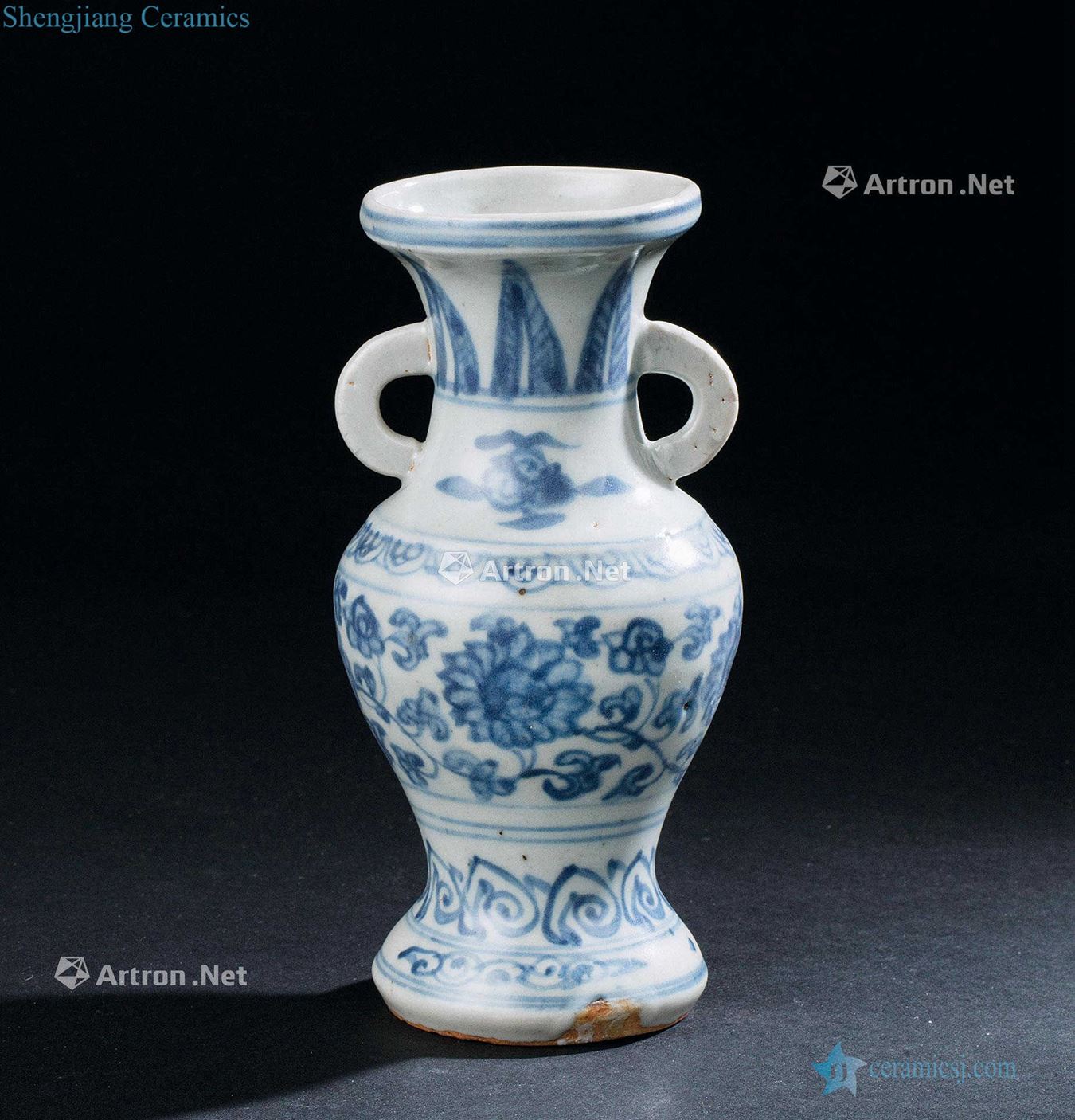 In the Ming dynasty (1368-1644) blue and white flower grain double ears