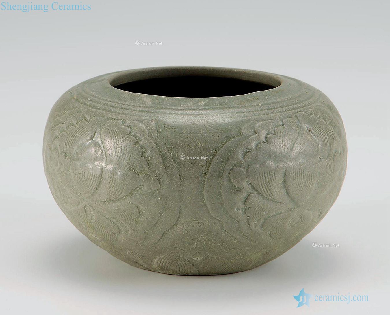 The southern song dynasty yue state kiln carved pot