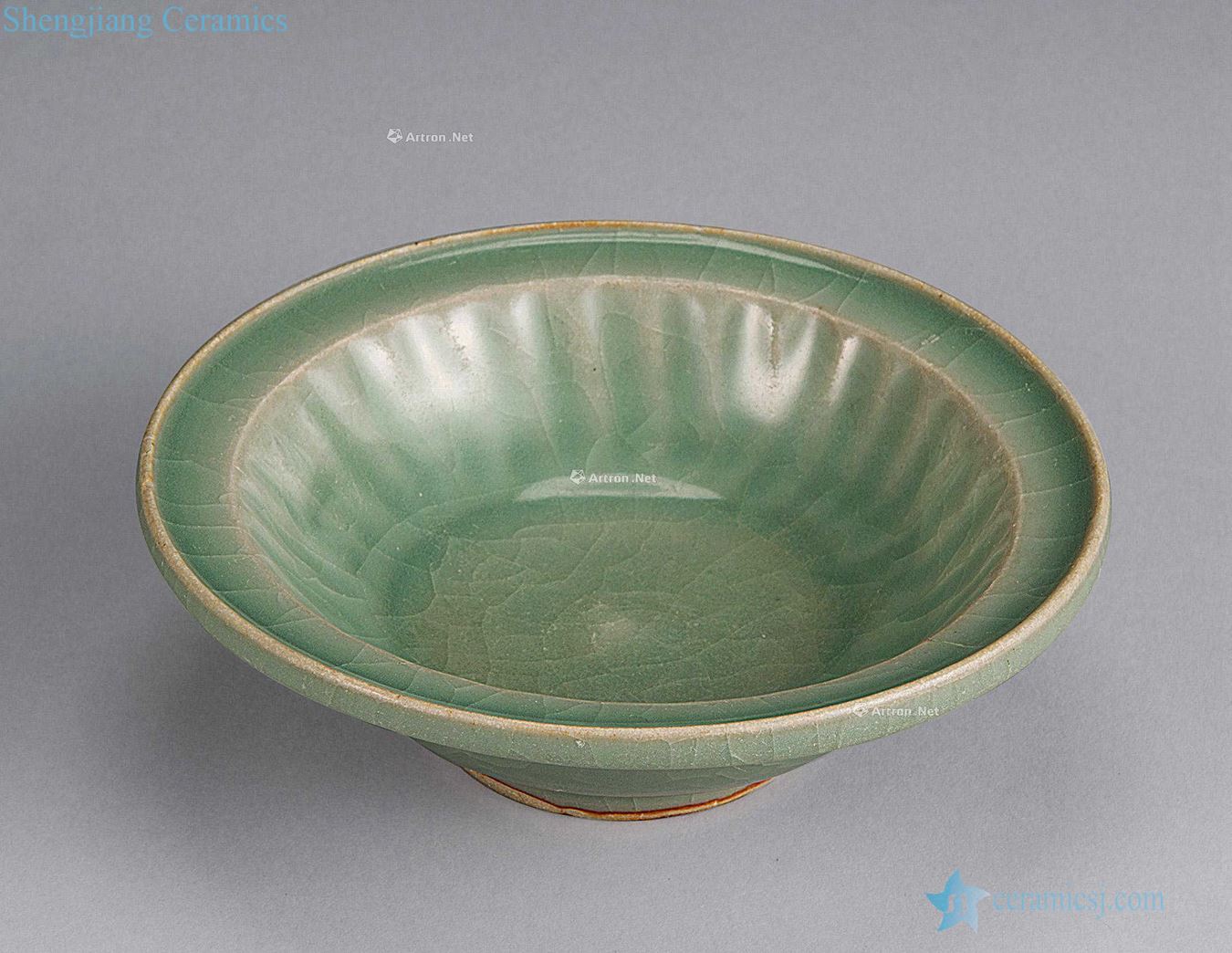 The southern song dynasty longquan celadon green disk