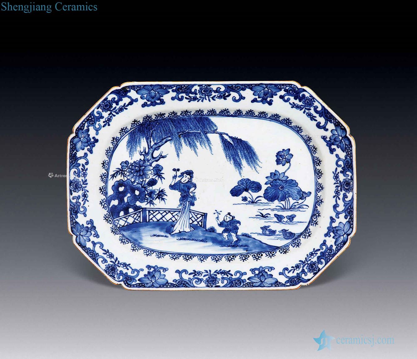 Qianlong blue and white square plate characters