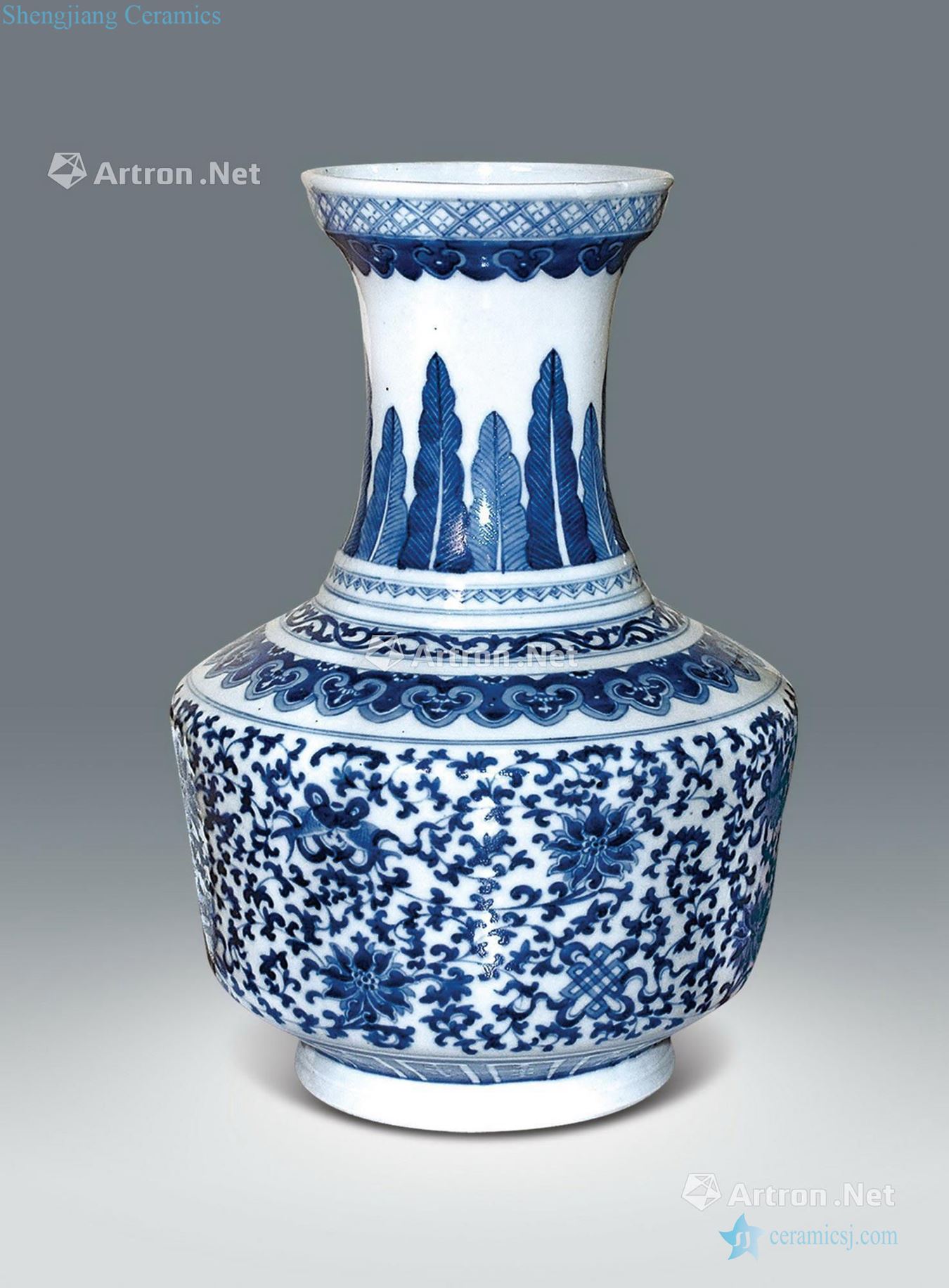 Qianlong of qing dynasty Blue and white sweet floral print bottle wrapped branches