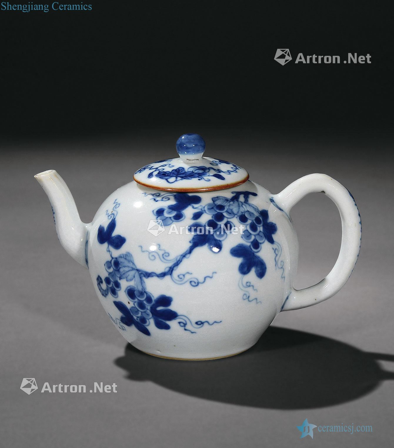 Blue and white grape grain pot of the reign of emperor kangxi