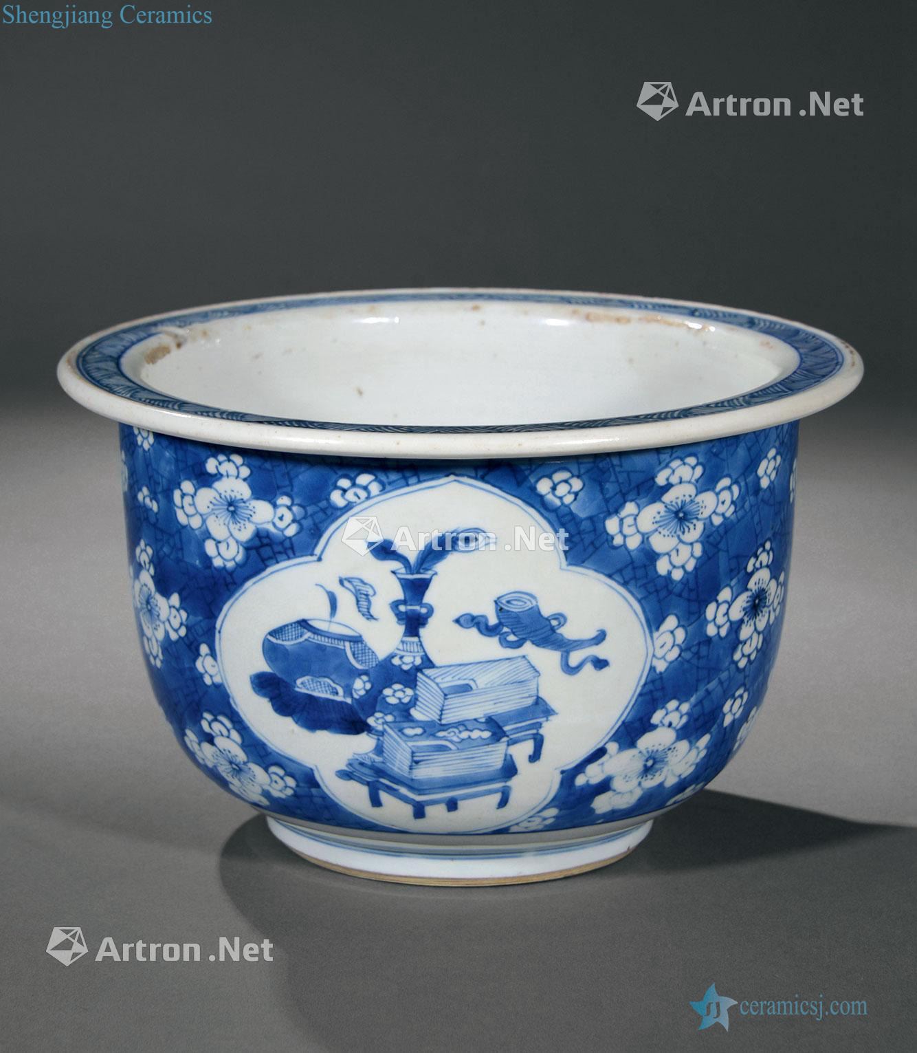The qing emperor kangxi porcelain medallion antique flower pot