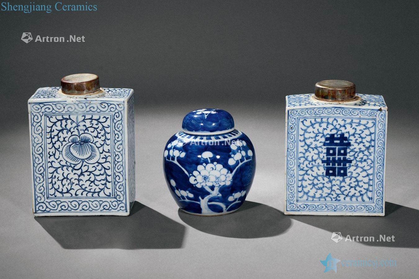 qing Blue and white caddy (three)