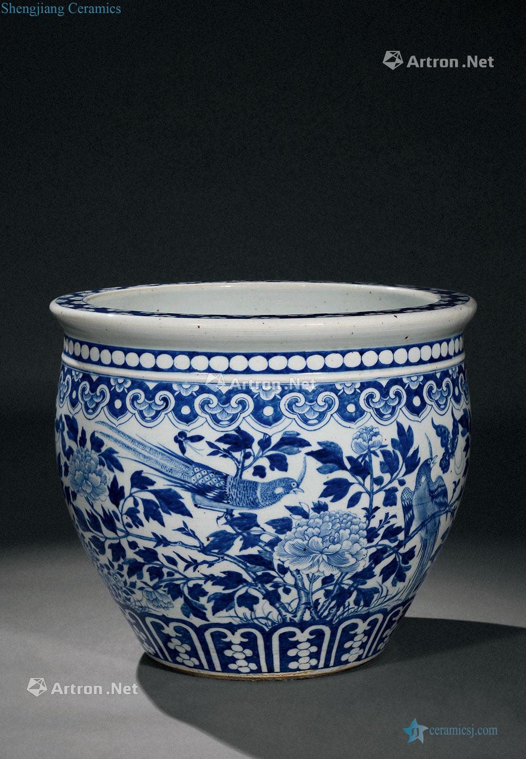qing Blue and white flower on cylinder