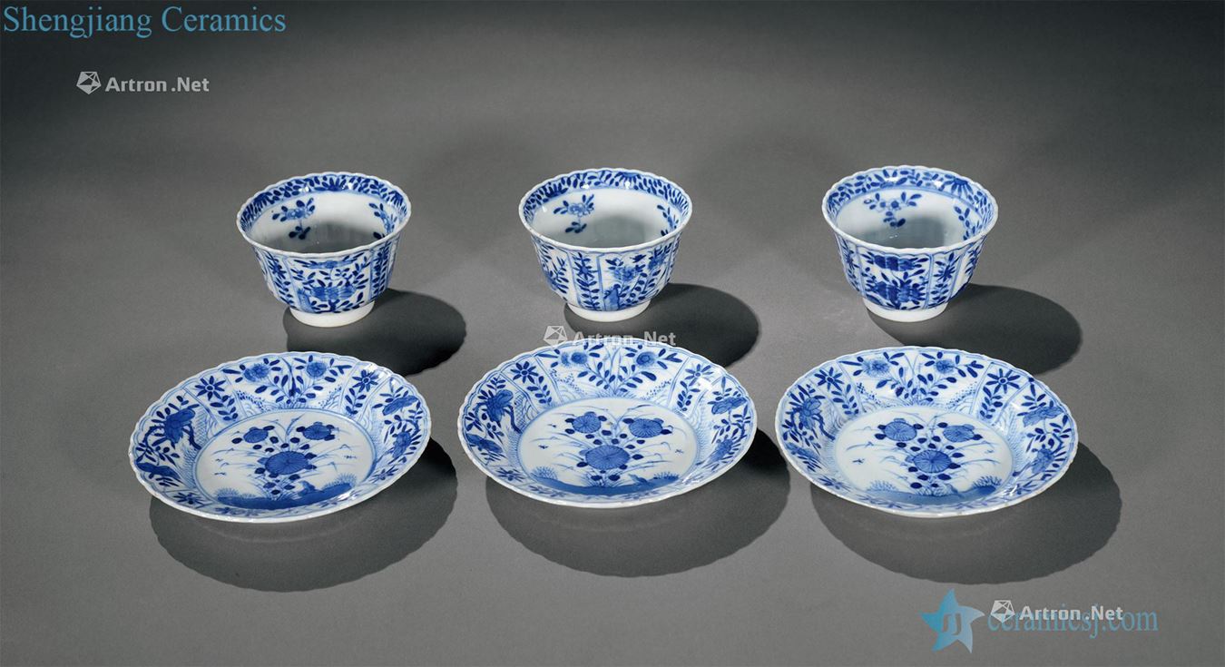Qing dynasty blue and white flower cups and saucers (6)