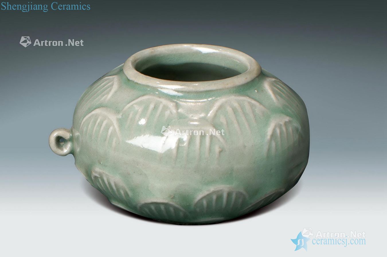 The song dynasty Longquan glaze lotus pattern bird food cans