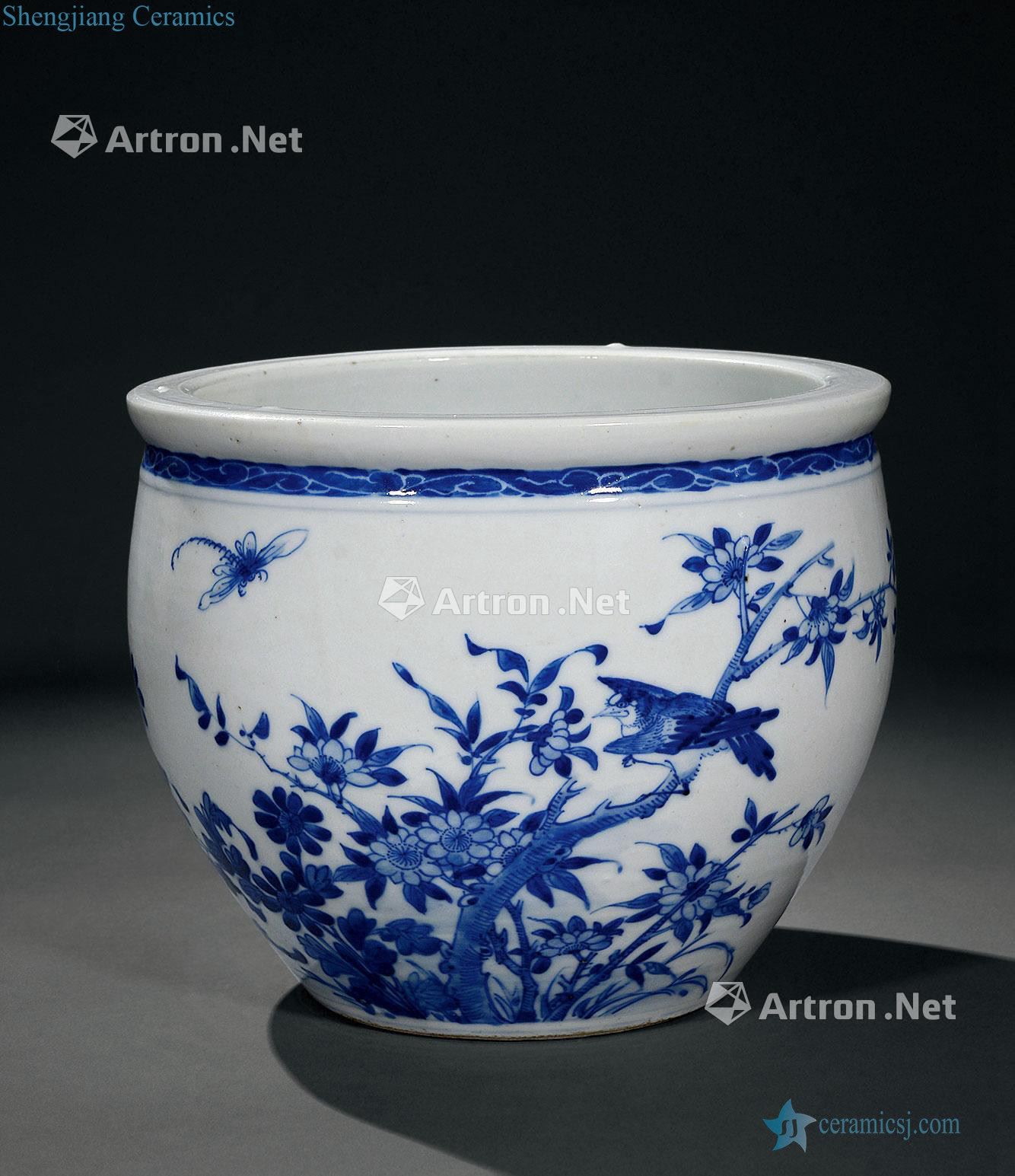 qing Blue and white like cylinder volume on its branches