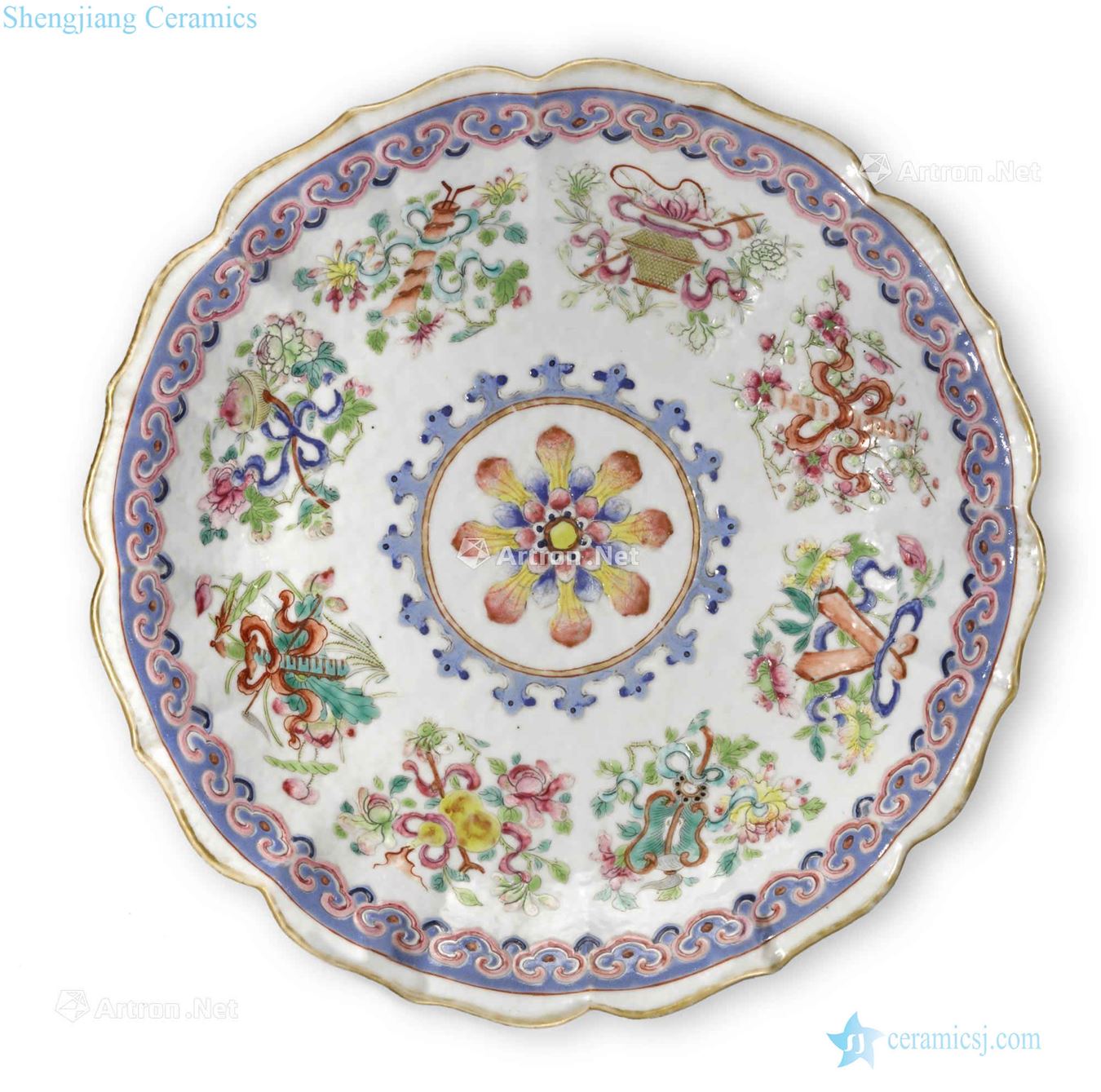 The newest the Qing/Republic period A FAMILLE ROSE ENAMELED DISH
