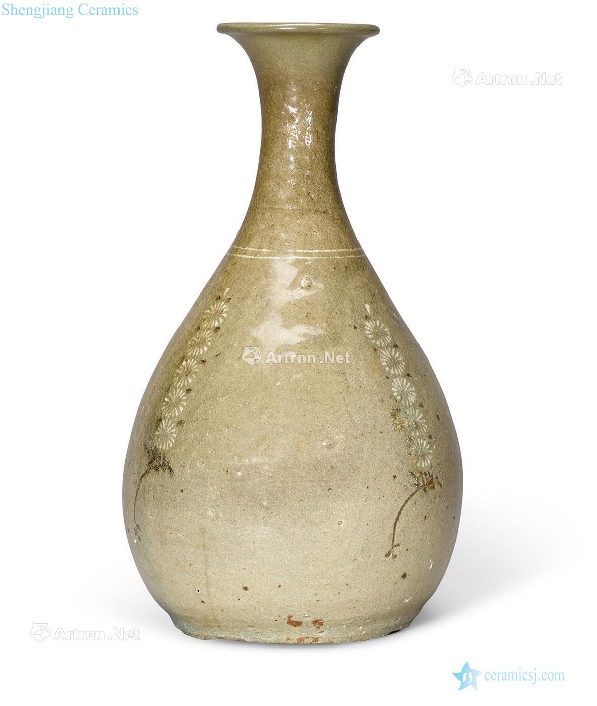 Goryeo dynasty, 13 th/14 th century A CELADON GLAZED BOTTLE WITH BLACK AND WHITE INLAY