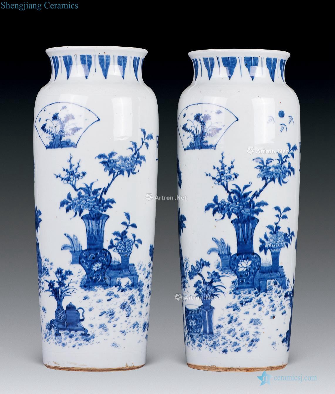Qing dynasty blue-and-white omen figure tube bottle (a)