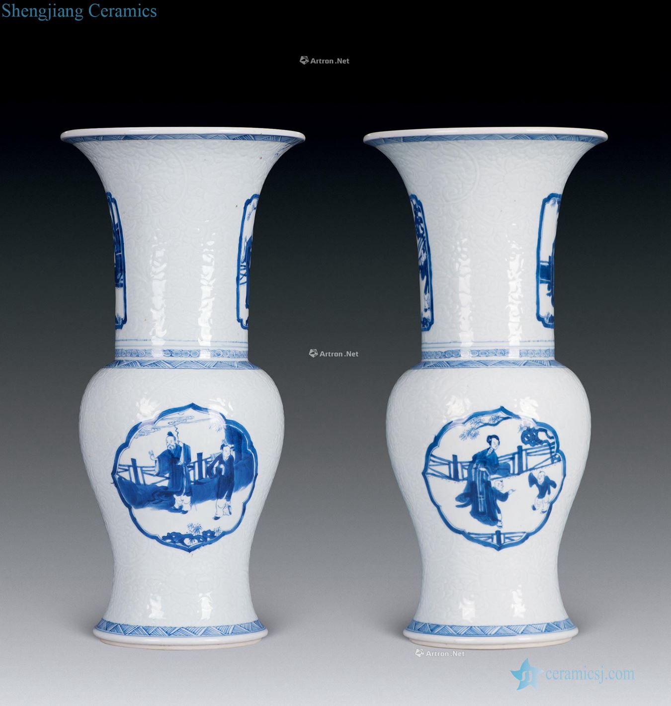 The qing emperor kangxi Blue and white window character dark flower vase with the peony pattern