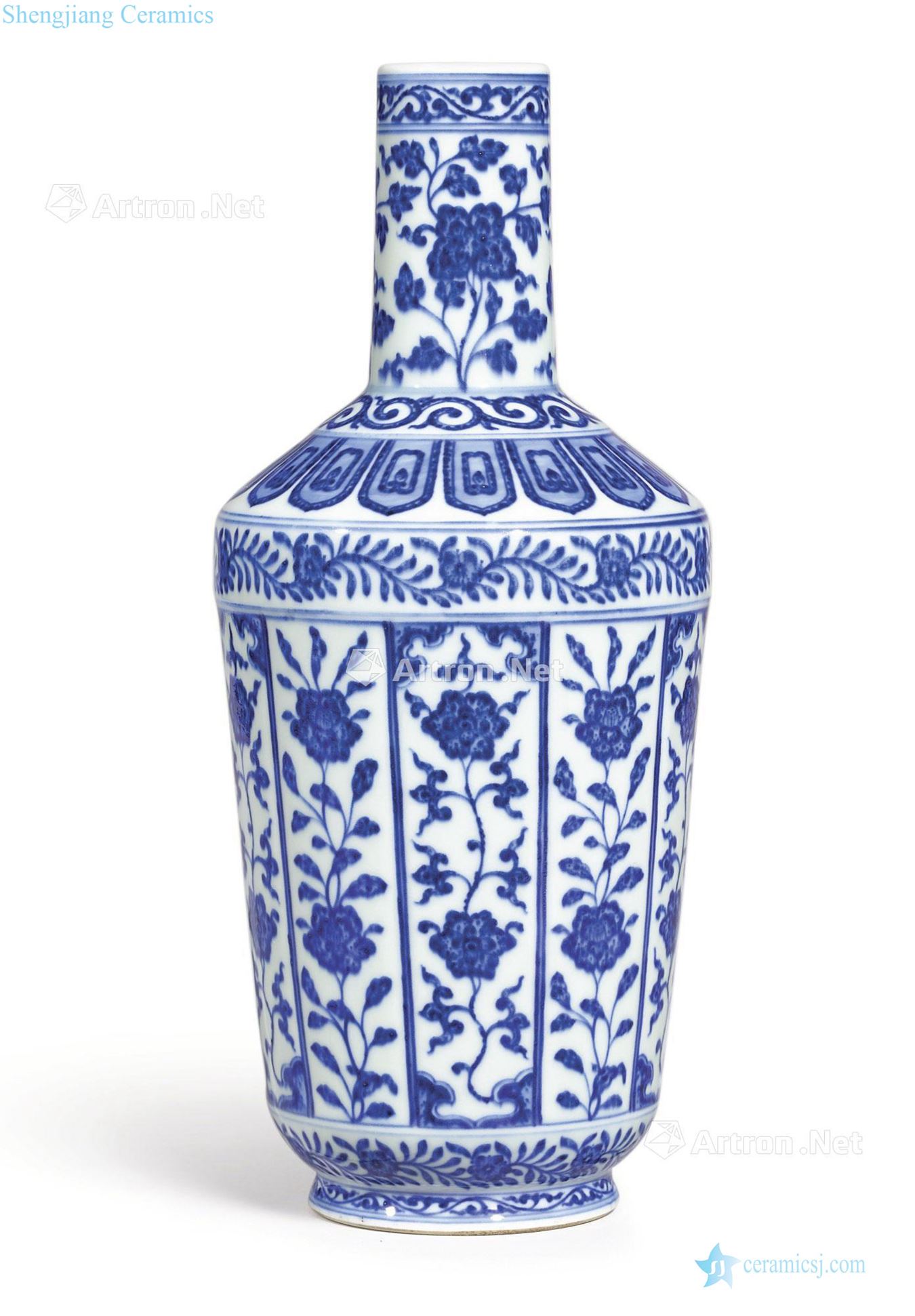 Qing daoguang Blue and white string of color paper mallet bottle